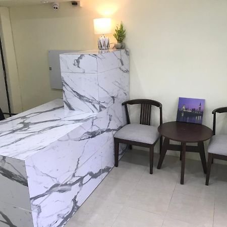 Hotel Harrys Resiendence Bangkok Exterior foto