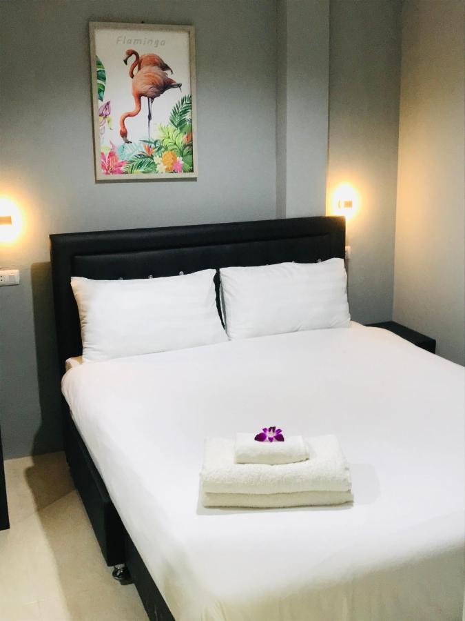 Hotel Harrys Resiendence Bangkok Exterior foto