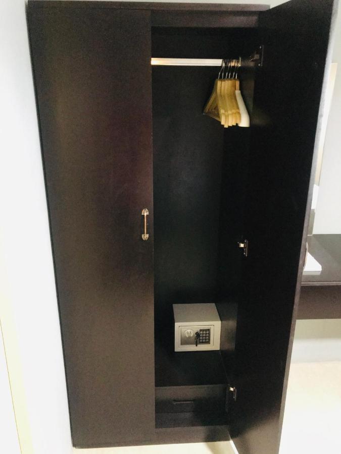 Hotel Harrys Resiendence Bangkok Exterior foto