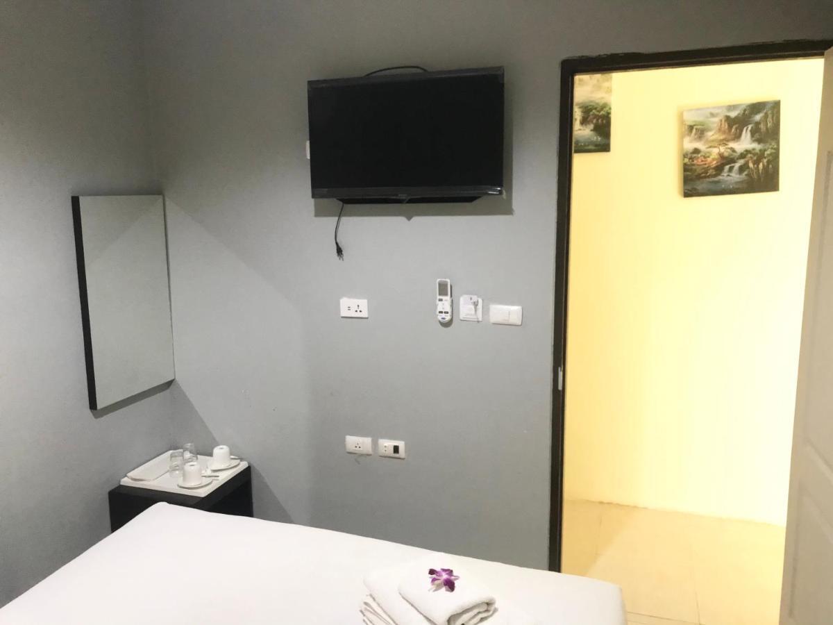 Hotel Harrys Resiendence Bangkok Exterior foto