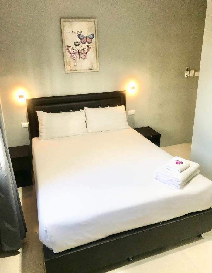 Hotel Harrys Resiendence Bangkok Exterior foto